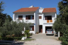  Apartment Ugljan 8403a  Сутомишцица